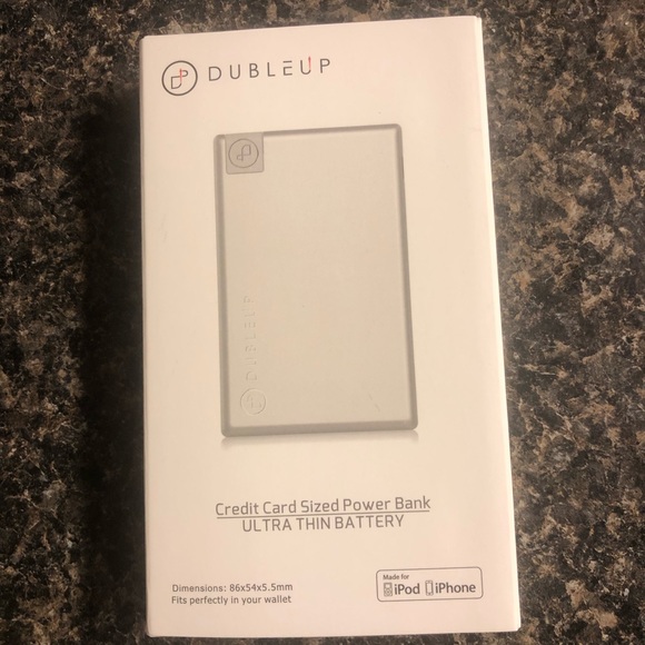 Dubleup Credit Card Size Power Bank Silver iPhone Lightning NIP Powerbank - Picture 2 of 8